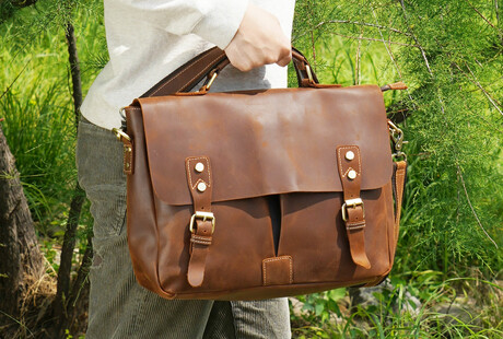 Robust Leather Travel Bags