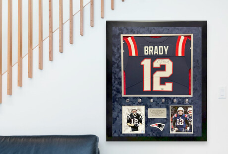  Tom Brady Autographed Jersey