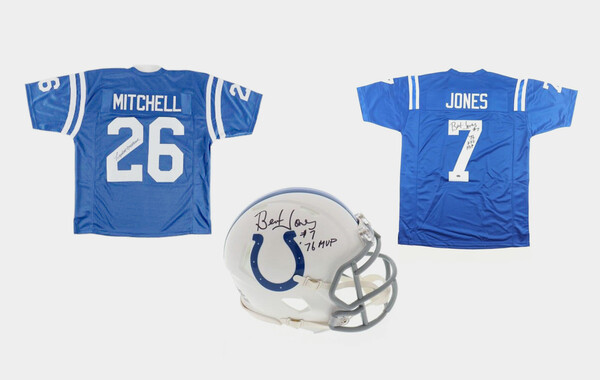 Signed NFL Memorabilia