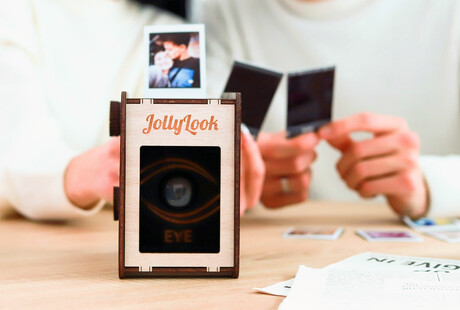 Instant Pinhole Camera