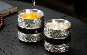 Gold & Silver Lined Teacups