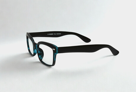 Specs With Supreme Style