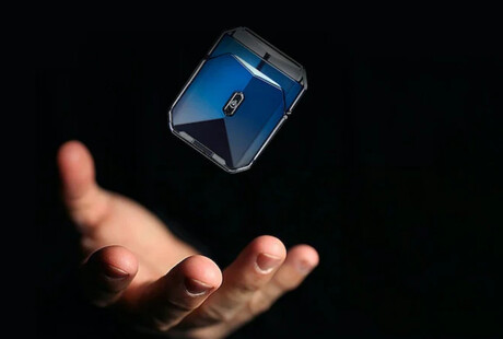 A Completely Compact Grooming Tool 