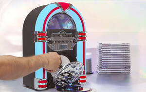 Broadway Desktop Bluetooth® Jukebox