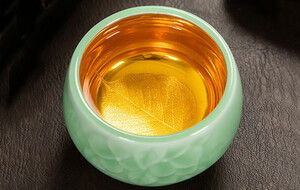 Polar Metals Teacups